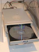 Blu-ray Disc＆DVD±R/RW対応ドライブの試作機
