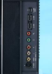 本体右側面のコネクタ群。ビデオ入力系が1系統と、ヘッドホン出力、マイク入力、USB×2、IEEE 1394が並ぶ