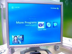 MCEのメニューから“More Programs”を選ぶと、DVDビデオ作成などに加えて『Yahoo! Video』のアイコンが配置されている