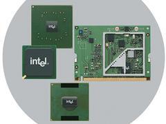 新しい“Centrinoモバイル・テクノロジ”を構成するチップ群。インテル915 Expressチップセット(GMCH、左上)、FW82801FBM(ICH、左列中央)、Pentium M(下)、インテルPRO/Wireless 2915ABG(右)