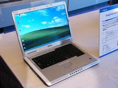 デルの個人向けSonoma搭載ノート『Inspiron 6000』(日本未発表品)。Pentium M 760-2.00GHzを搭載。液晶パネルは15.4インチWUXGAまで選択可能