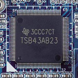Texas InstrumentsのIEEE 1394aコントローラ「TSB43AB23」
