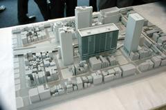 秋葉原駅周辺開発地域の模型。右の高い建物が秋葉原ダイビル