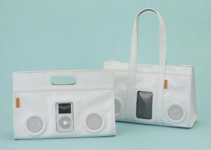 『iPod shoulder Bag』(ショルダーバッグタイプ)、『iPod Bag』(ハンドバッグタイプ)