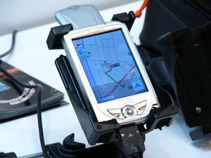 GPSアンテナと地図情報入りSDメモリーカードを組み合わせたPDA『Mio 168 RS』(発売は(株)マイタックジャパン)