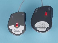 タイプSでは光学センサーをマウスの中央に配置