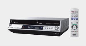 史上初のデジタル放送録画対応HDD/DVD/VHSレコーダー『DMR-EX200V』。HDD容量は250GB