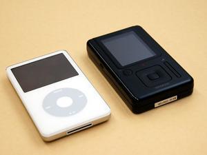 iPodとのサイズ比較