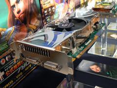 シリーズ最上位GPU『GeForce 7900 GTX』と512MBのビデオメモリーを搭載する、日本ギガバイトの(株)『GV-NX79X512VB-RH』