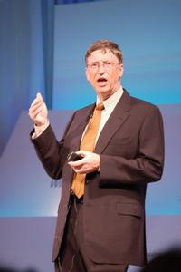2008年7月に第一線からの引退を表明した米マイクロソフト会長のビル・ゲイツ氏。写真は4月に来日時に講演を行なうゲイツ氏