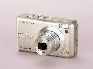 富士写真フイルムの「FinePix F30」