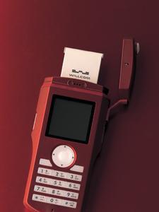 切手サイズのカードに無線通信機能を内蔵した“W-SIM”と対応PHS『WS001IN』