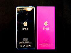 iPod nanoの従来機との比較(裏面)