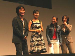 左から、宮本 茂氏、杉山 愛さん、林　丹丹さん、中井美穂さん