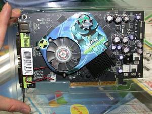 「XFX GeForce 7600GT 560M 256MB DDR3 DUAL DVI TV」