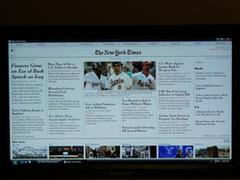 同じくWPFを使ったニュースリーダー“Times Reader”のデモ。写真は全画面表示だが、ウィンドウ表示にしてサイズを変えると、それに合わせて表示の段組も変化する