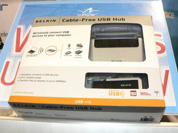 BELKINのUWB内蔵USBハブ『Cable-Free USB Hub』