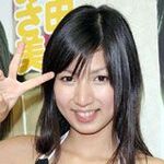 “コスK”で人気沸騰の小田あさ美、中学生と小悪魔を演じる!