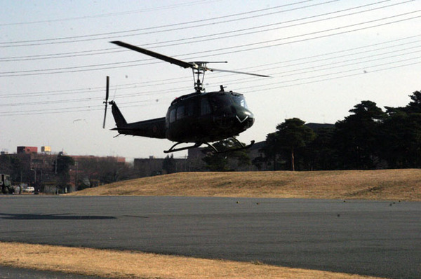 もう1機のヘリ『UH-1J』が到着