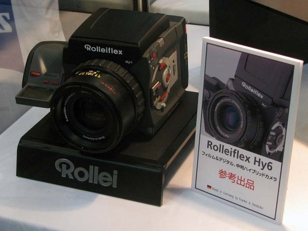ハイブリッド中判カメラ『Rolleiflex Hy6』
