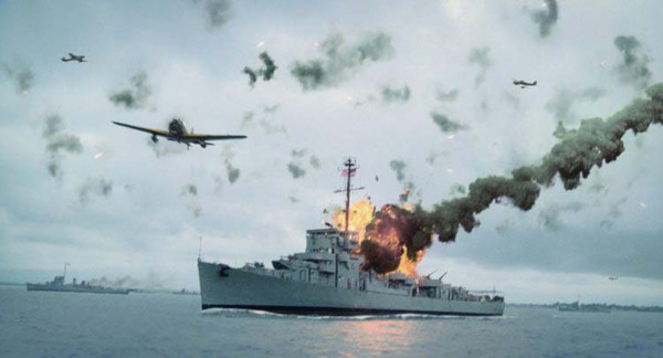駆逐艦の実写と爆発の合成シーン