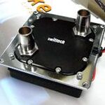 ASCII.jp：究極の水冷!? KOOLANCE製の“水没電源”「PSU-1200ATX-12S」の