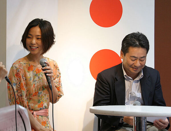 ちなみにジュピターテレコムのブースでは、フリーアナウンサーの久保純子さんと同社取締役の加藤 徹氏のトークショーが行なわれていた