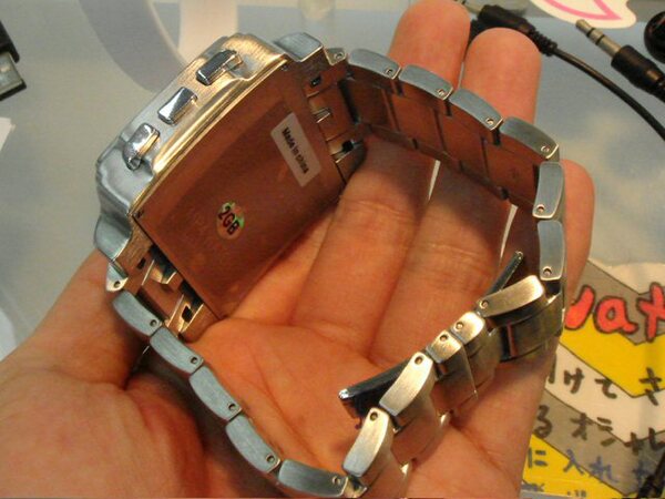 ASCII.jp：サンコーからワイド化された腕時計型マルチメディアプレーヤ