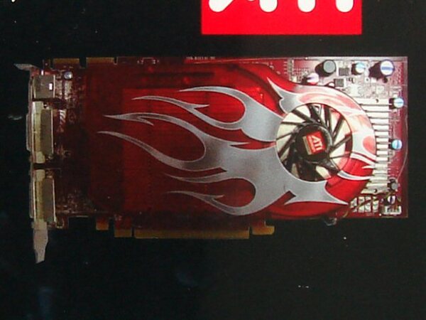 AOpen “Radeon HD 2400 PRO”を搭載したPCI-Express x16対応ビデオカード「XIAi 26XT-WDC256X」 カード