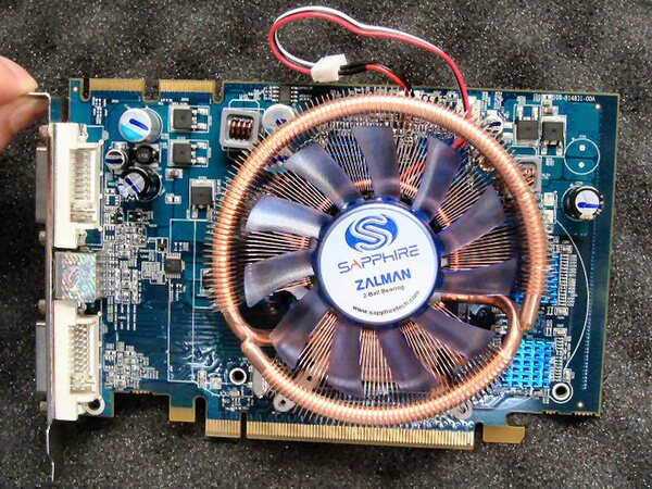Sapphire「RADEON HD 2600XT 256MB GDDR3 w/ZALMAN VF900 PCI-E BOX」