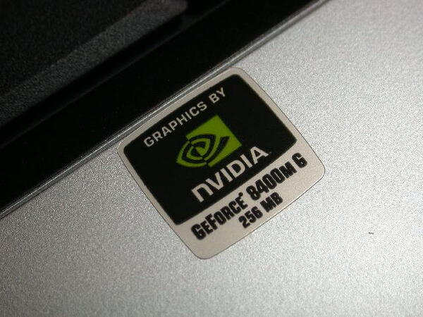 “GeForce 8400M G”のロゴ