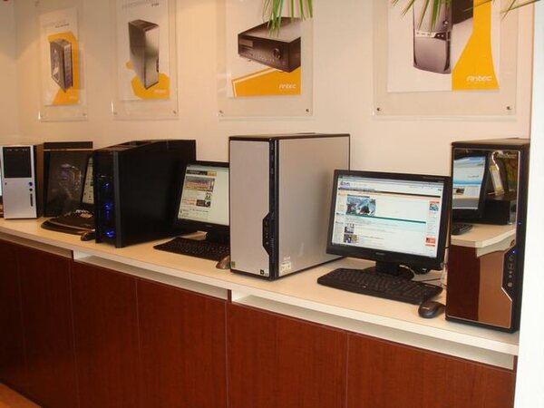 Antec社PCケースを採用した大手PCパーツ専門店各社のBTOホワイトボックスモデル