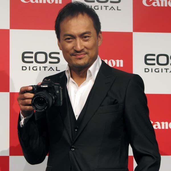 ASCII.jp：「競馬で言えば最後にまくる！」――キヤノン、『EOS 40D