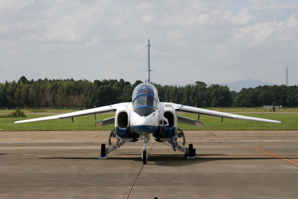 T-4ブルーインパルス仕様機