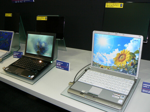 東芝松下ディスプレイテクノロジーでは、同社のLEDバックライト液晶を採用したノートパソコンが多数出展