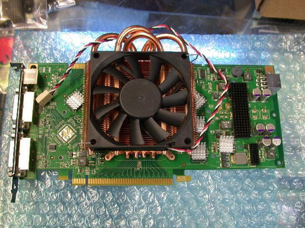 換装した「GeForce 8800 GT」