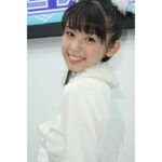 ジュニアNo.1人気の小池里奈、1年ぶりのDVDでまた台風に見舞われる!?