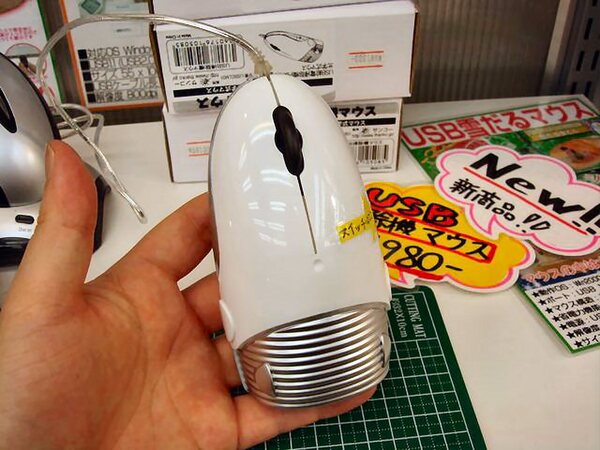 サンコー製「USB掃除機マウス」