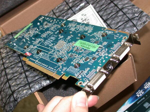 「HD3870 512M GDDR4 PCI-E DUAL DVI-I/TVO」