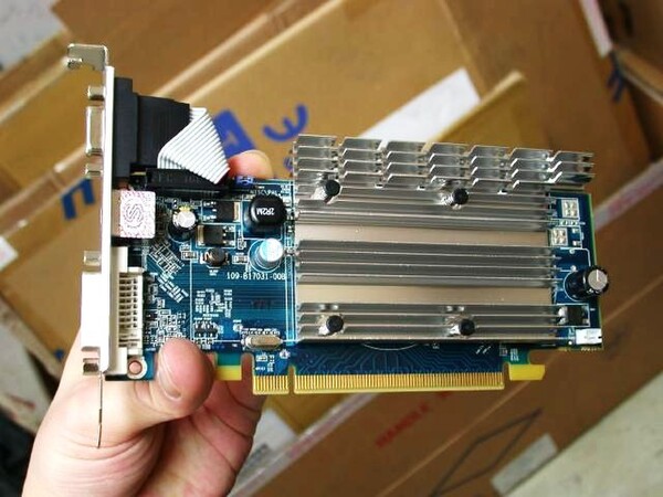 「Radeon HD 3450 256MB DDR2 PCIE BOX」