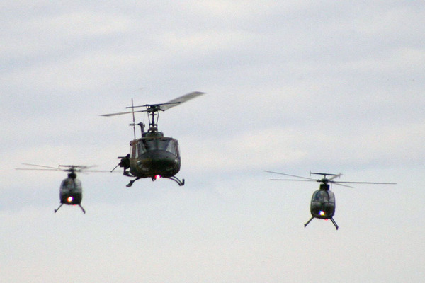UH-1JとOH-6D