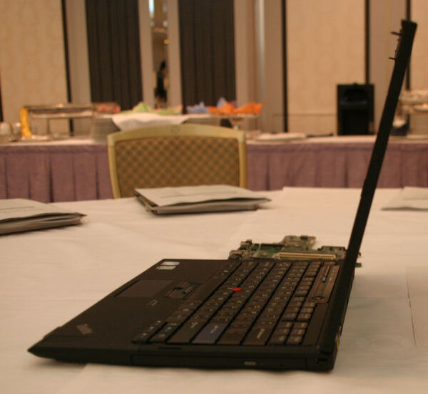 ThinkPad X300の側面