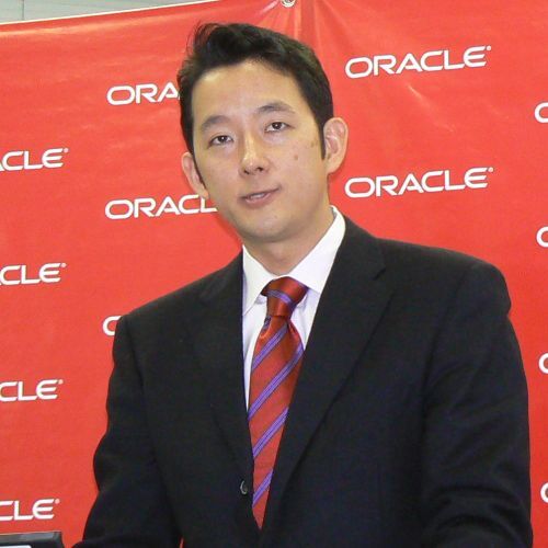 日本オラクル 製品戦略統括本部 アプリケーションビジネス推進本部長 ディレクター 塚越秀吉氏