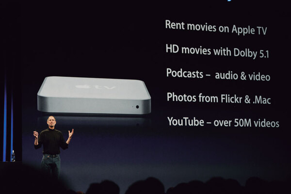 Apple TVを紹介するスティーブ・ジョブズ
