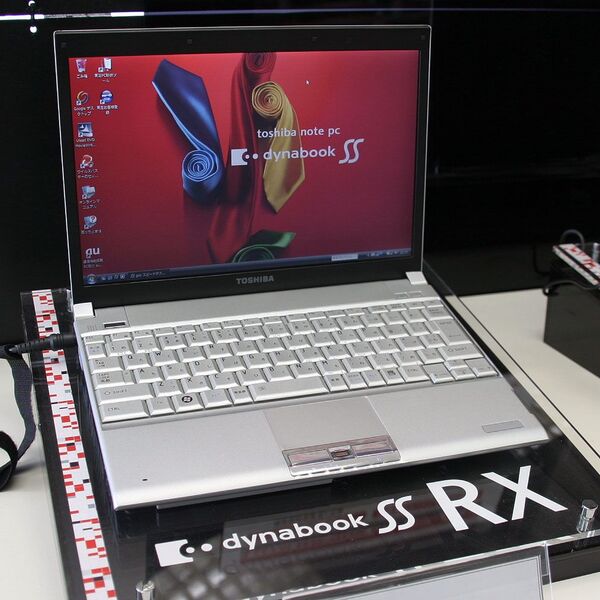 ASCII.jp：東芝、世界初の128GB SSD搭載モバイルノート「dynabook SS RX1」を発表