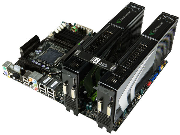 GeForce 9800 GX2を2台装着した「Quad SLI」構成