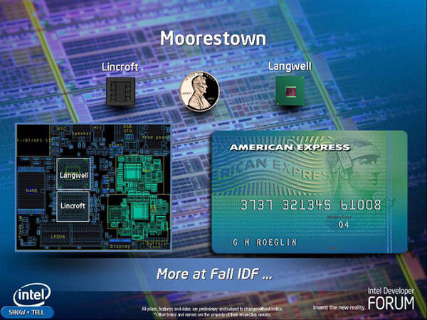 Moorestownはクレジットカード大にマザーボードが納まるほどコンパクト