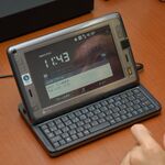 ASCII.jp：世界初のCentrino Atom搭載UMPCをウィルコムが発表