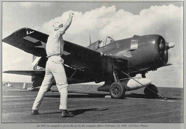 米海軍のグラマンF6F戦闘機。1943年から戦線に投入された。操縦性に優れ、防弾装備も充実していた。本機と対決した日本側航空機は零戦も含め苦しい戦いを強いられた ※写真 米海軍歴史センター