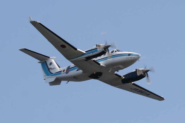 MA861 「えとぴりか」（ビーチクラフト式B300型／ビーチ350:千歳航空基地） 乗員最大14名、巡航速度415km/h、航続距離3100km 米国レイセオン社製のベストセラービジネス機が原型